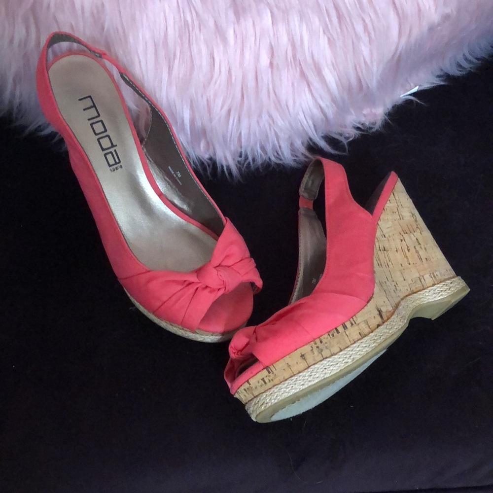 Pink wedges